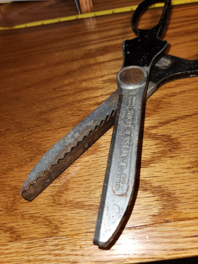 WISS Model A Pinking Shears with replaceable blades