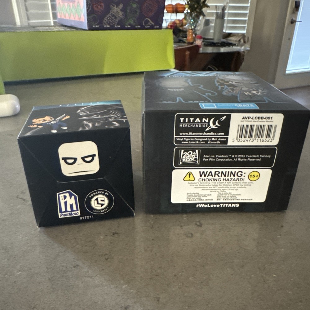 AVP Alien vs Predator Vinyl Figures