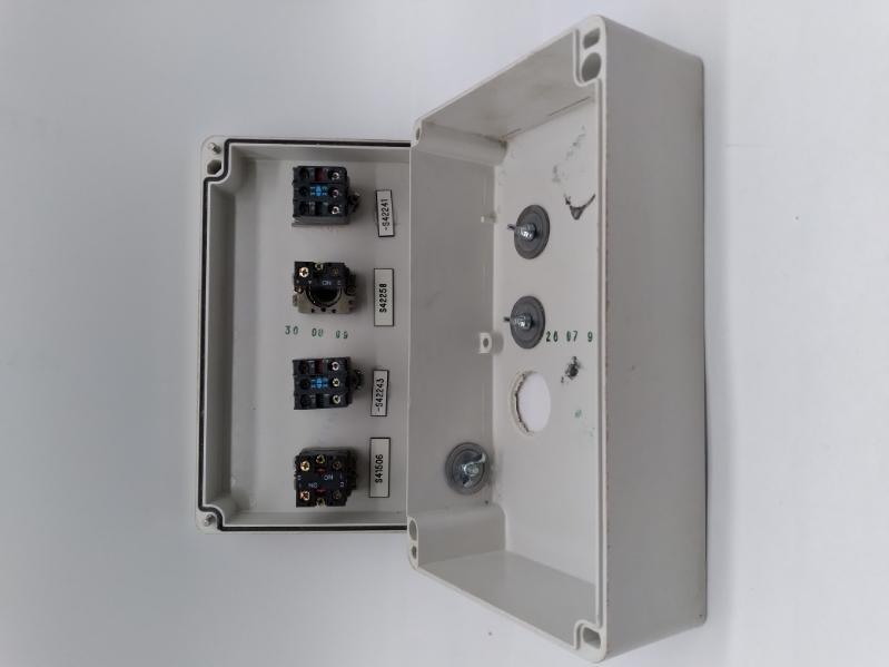 SQUARE D 3 X6 X8 ELECTRICAL PANEL BOX PUH BUTTON