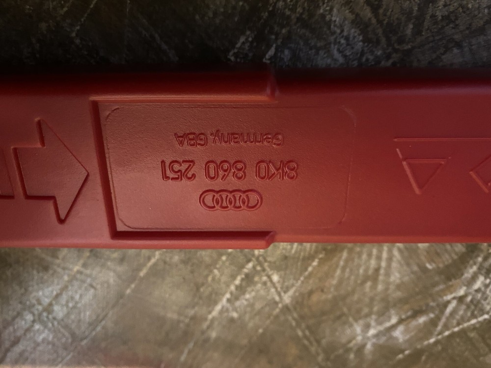 2014 Audi Warning Triangle