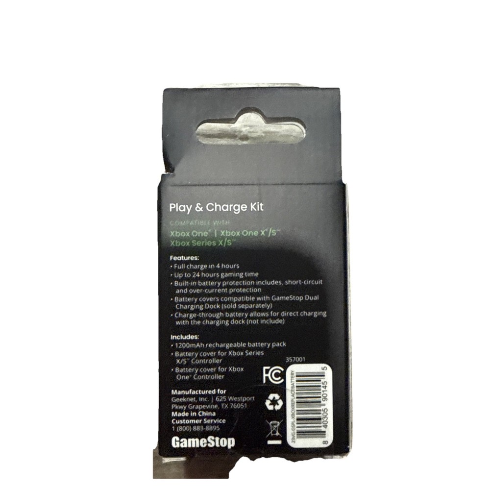 GAMESTOP PLAY & CHARGE KIT V2