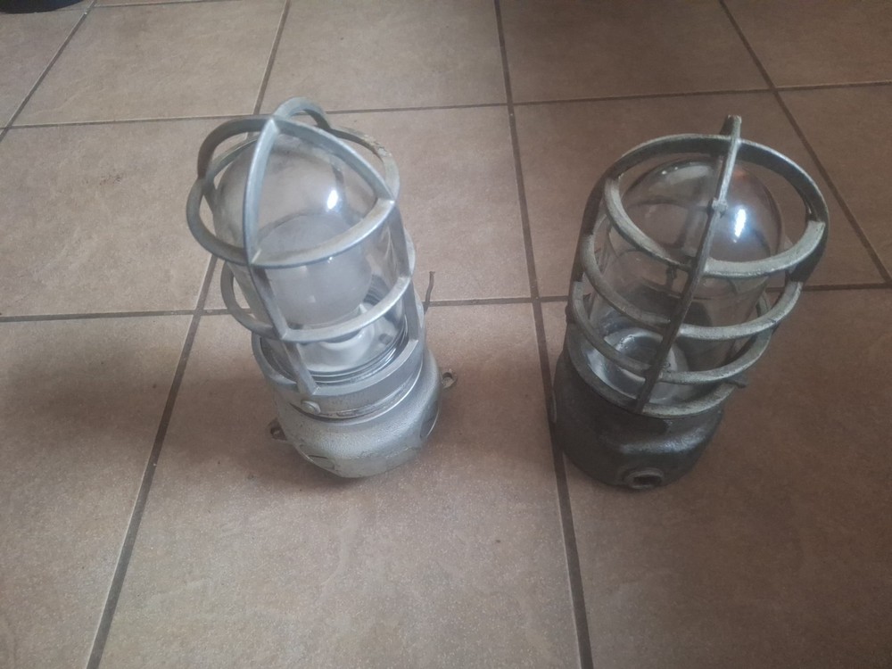 Pair Explosion Proof Lights Appleton 100 Crouse Hinds