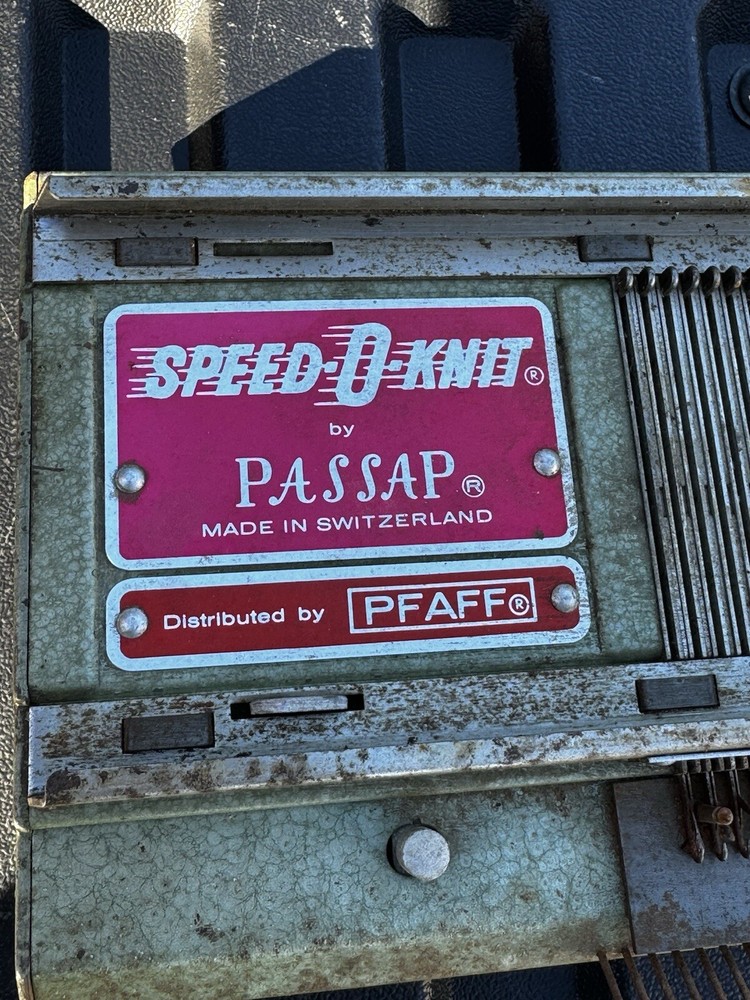 Passap M-201 Speed-O-Knit Flat Bed Knitting Machine ~ Untested w Tools! READ