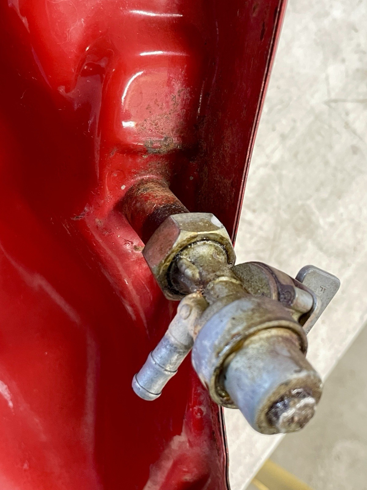 1985-87 Honda ATC 250ES Big Red Gas Fuel Tank OEM W/ KEIHIN Petcock Rust Free