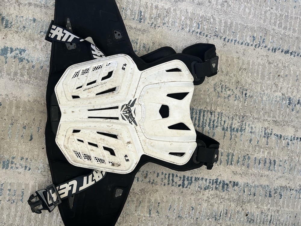 Leatt 4.5 Chest Protector Roost Guard White Size Large