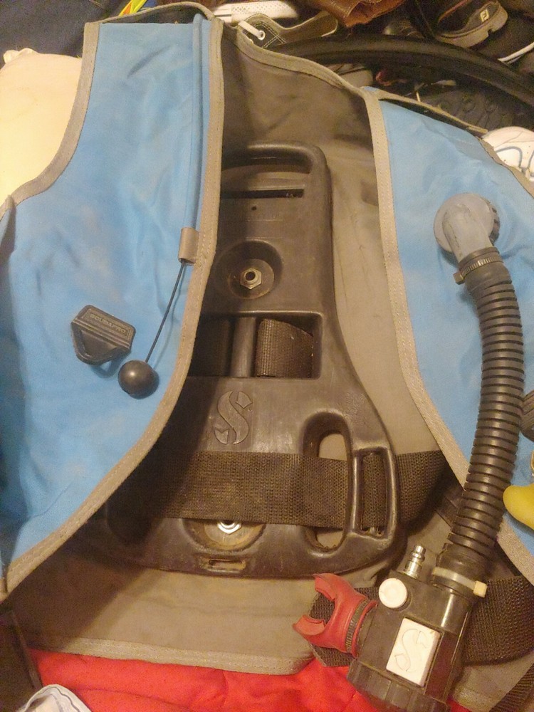 SCUBAPRO finseal Vest regulator Weight Pockets -Size Medium