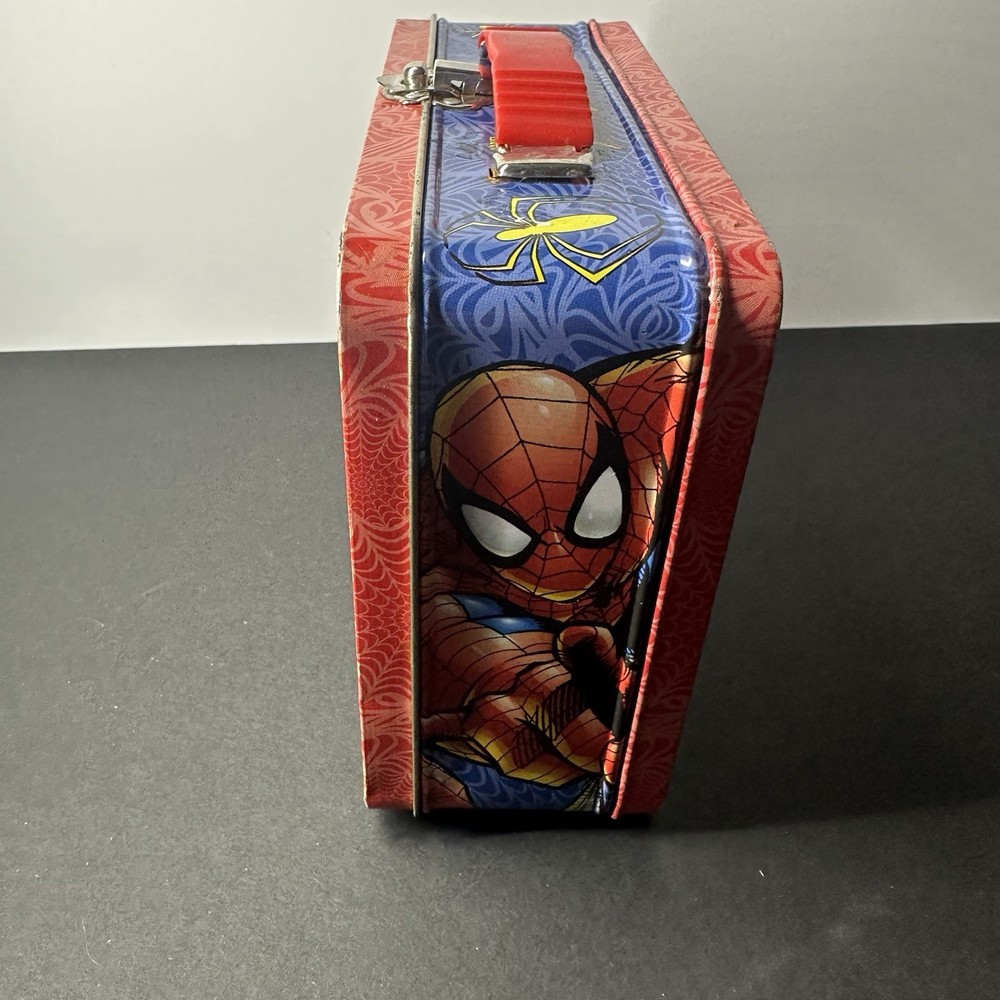 Marvel Comics Spider-Man Super Hero 3D Embossed Metal Lunchbox