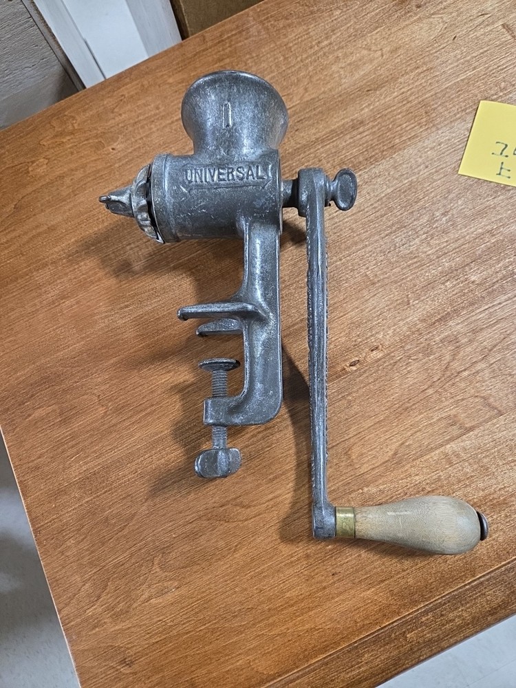 Vintage UNIVERSAL Meat Grinder #1 Hand Crank Table Mounted