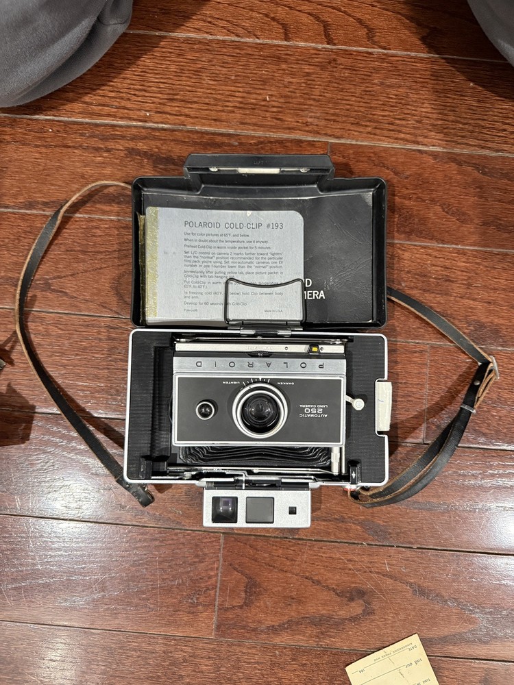 Polaroid Automatic 250 Land Camera (Folding Bellows Camera)