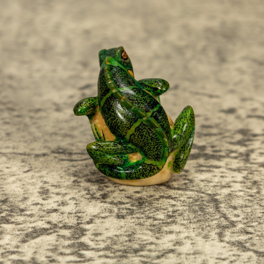 Green Iguana Lizard Tagua Nut Carving