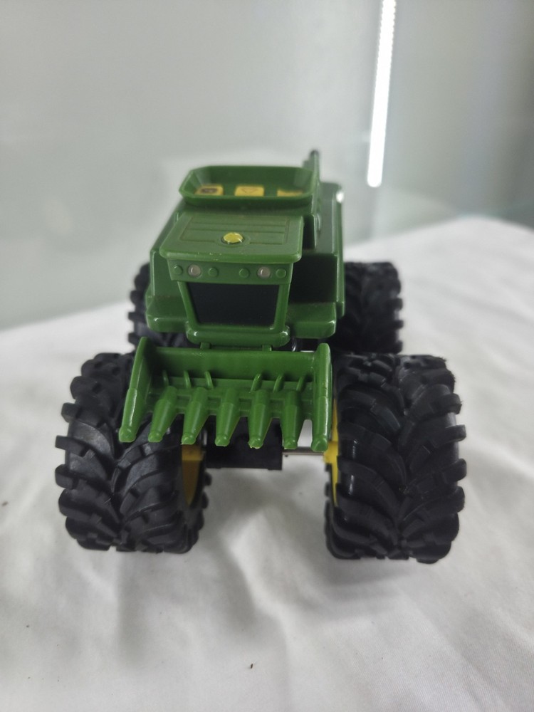 2 John Deere Toys