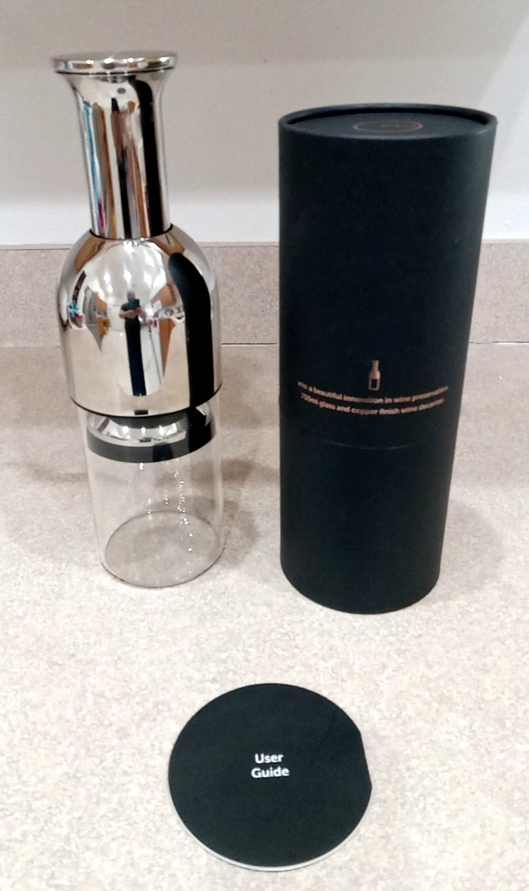 ETO Stainless Steel Glass Wine Decanter Mirror Finish