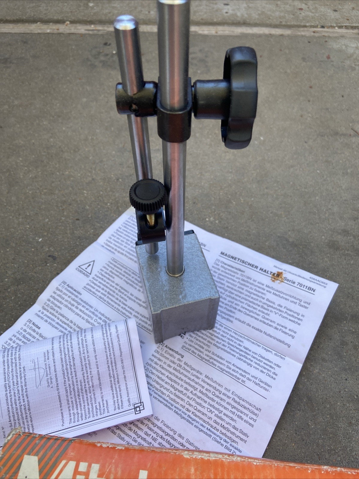 Mitutoyo 7011BN Magnetic Stand