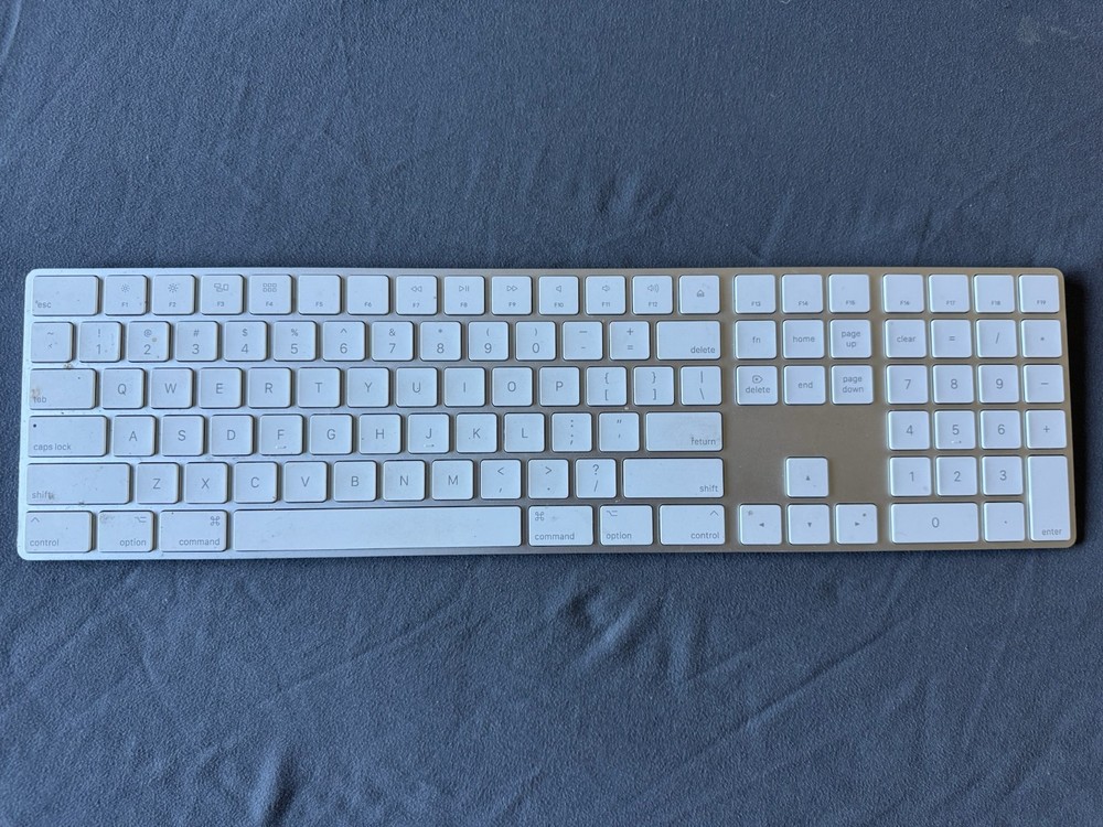 Apple Magic A1843 Wireless Keyboardv1/ 18-key Numeric