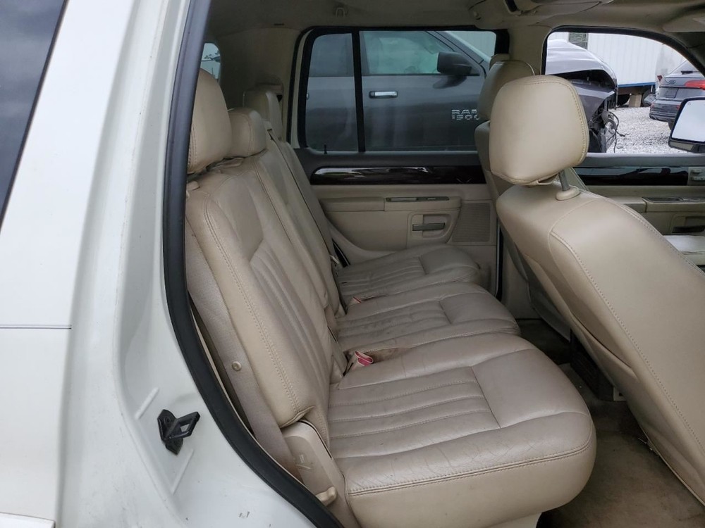 AVIATOR 2004 Glove Box 4671136