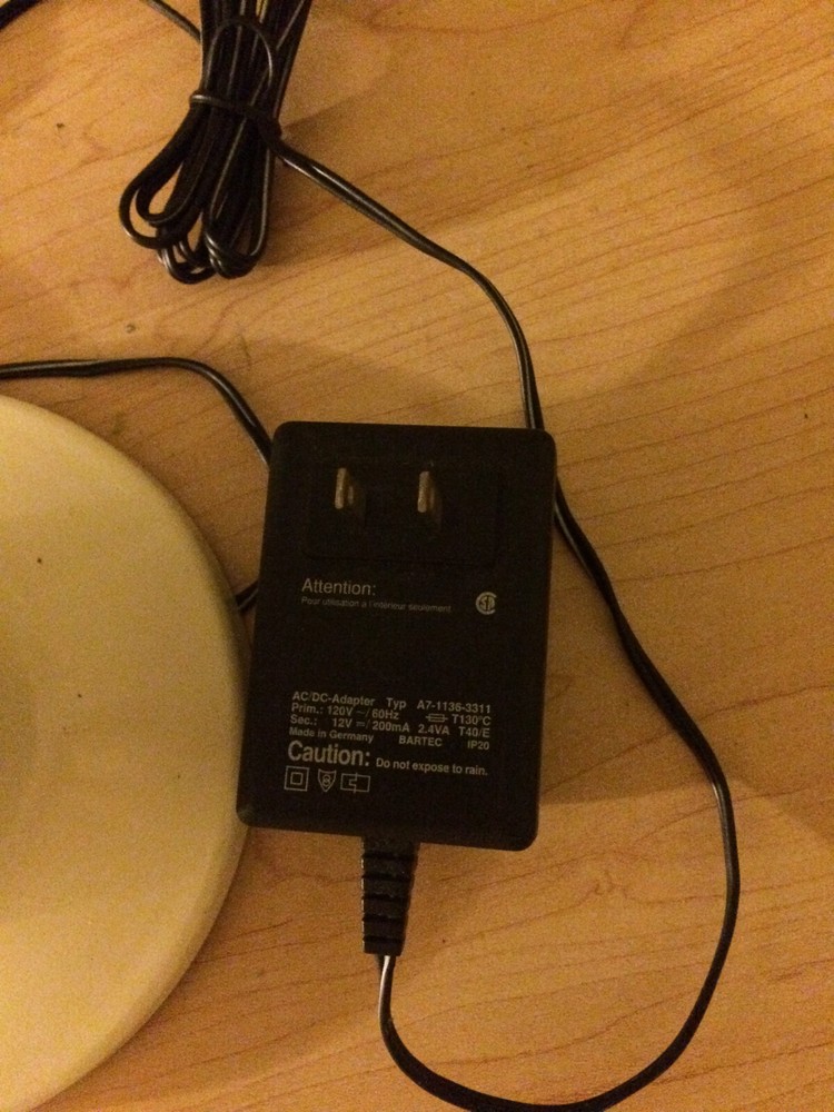 A Electronic Carousel Charging Stand