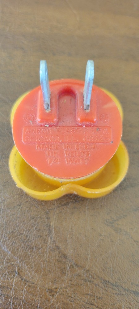 Vintage Plug In Night Lights - Both Work Great!