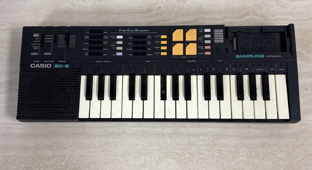 CASIO SK-8 SAMPLING KEYBOARD + ROM PACK