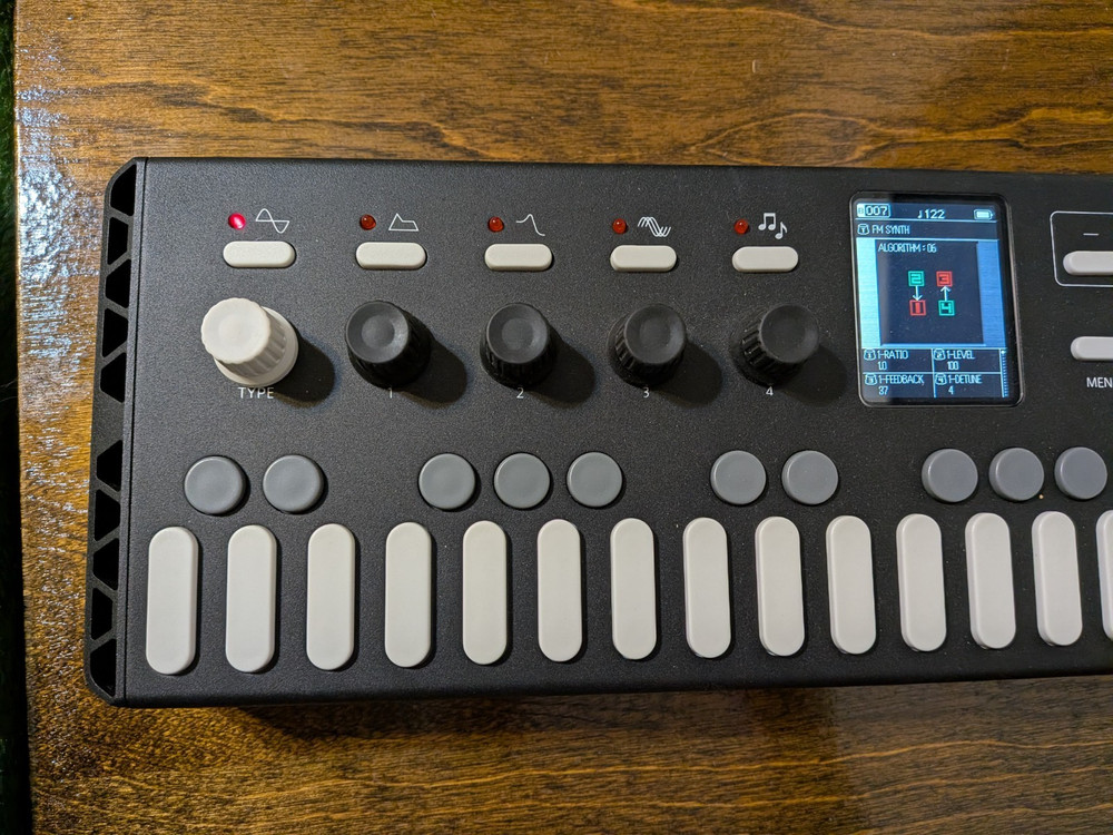 Sonicware ELZ_1 Portable Digital SYNTHESIZER - clean - works!