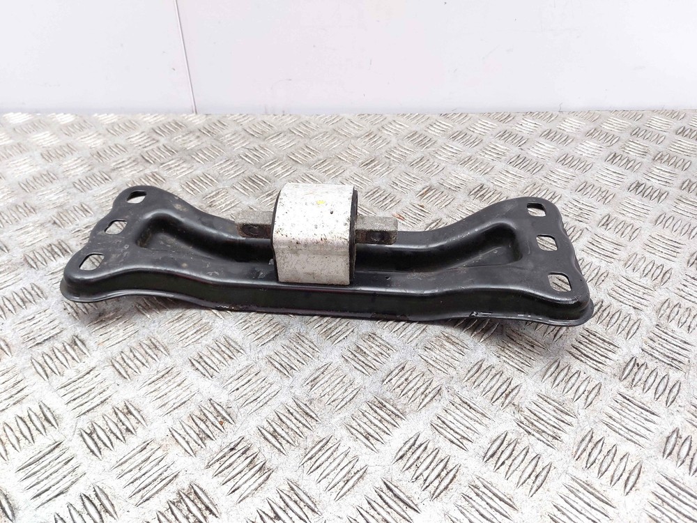 MERCEDES E CLASS C207 AUTOMATIC GEARBOX MOUNT BRACKET A2042422501 2014