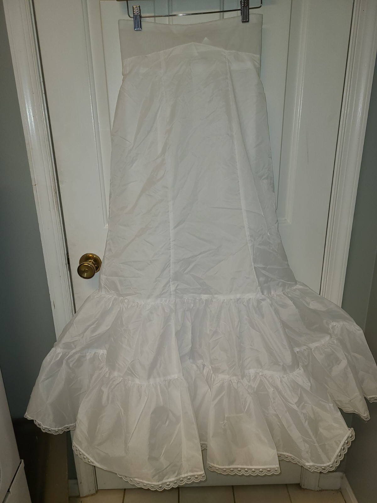 NWT Davids Bridal White Fit and Flare Slip Petticoat Size 8 Style 550 Zipper