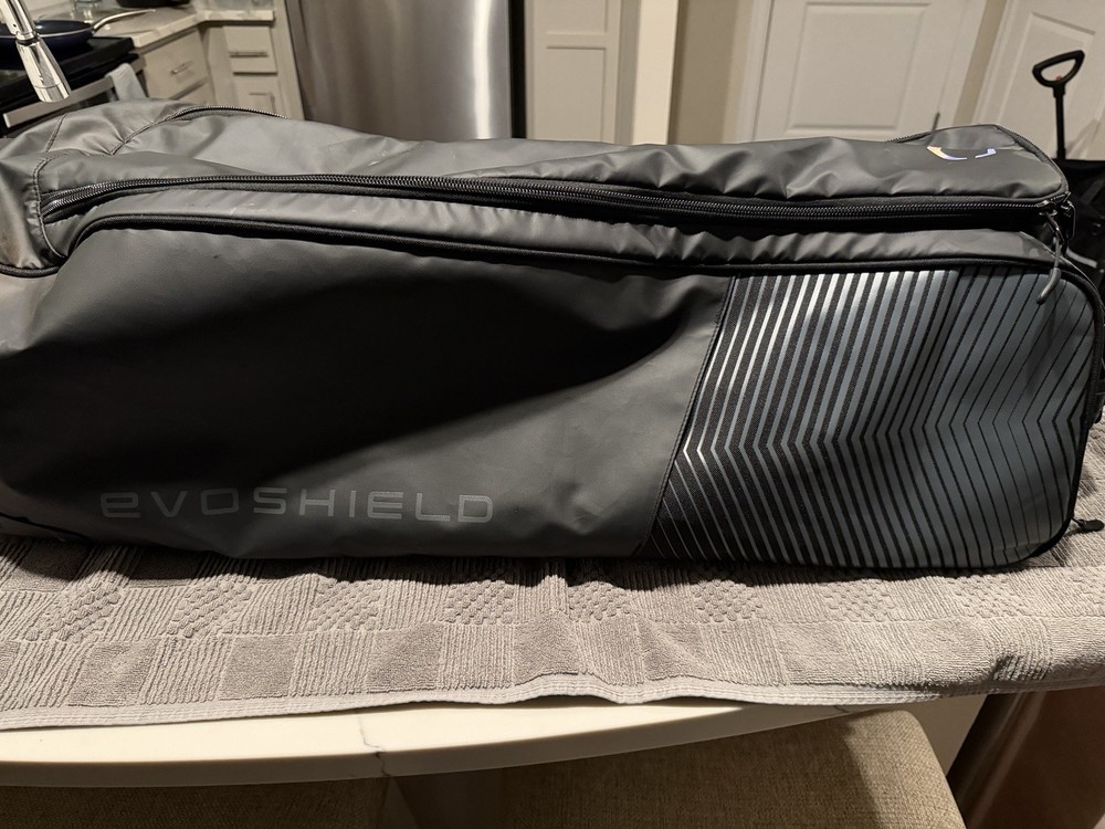 EVOSHIELD ROLLING BASEBALL BAT BAG (black And White)