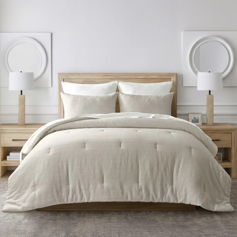 Evergrace 3-Piece Microfiber Comforter Set. Queen Size. Ivory