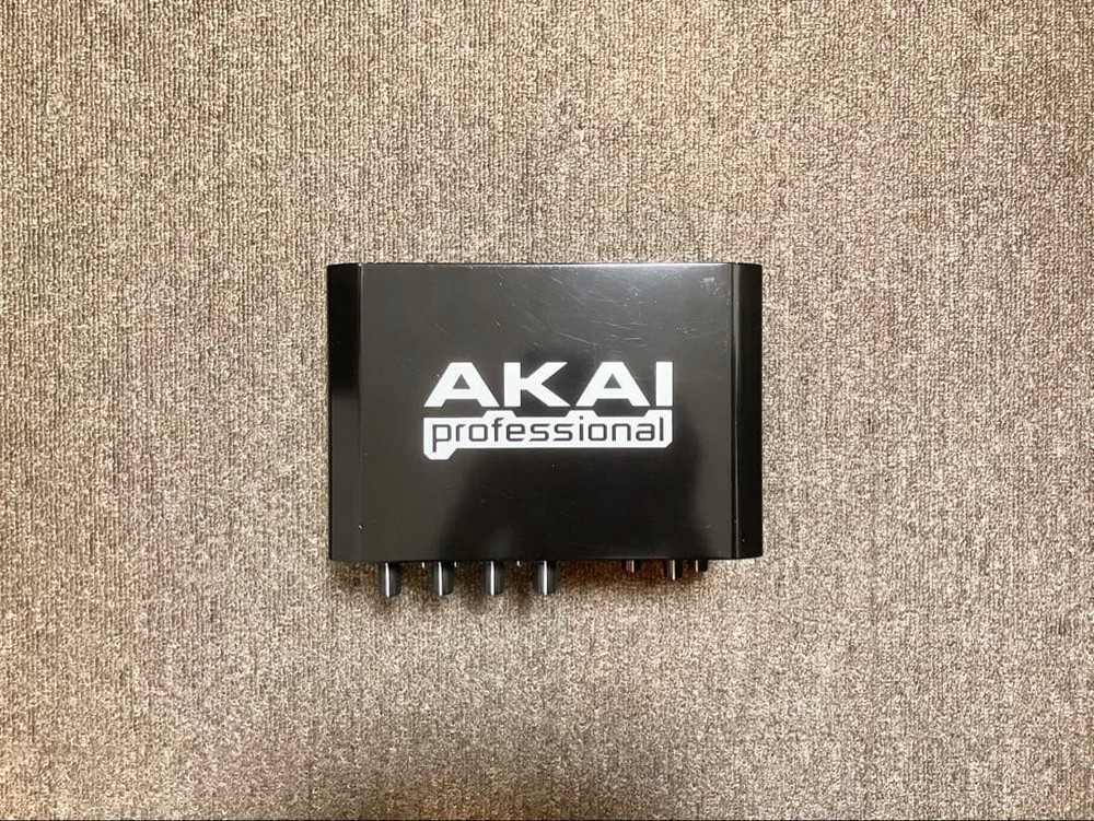 Akai Professional EIE Pro 24-bit Audio MIDI Interface USB Hub VU Meter