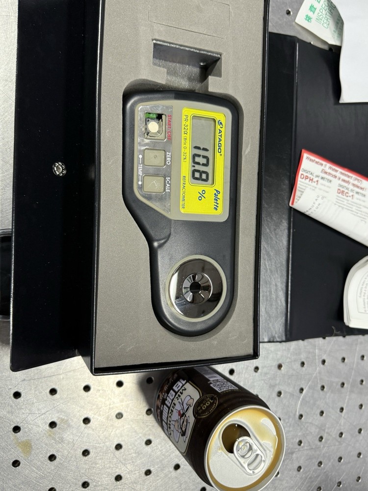 ATAGO PR-32α Digital Refractometer Brix 0.0–32.0% - Powers On, Untested Accuracy