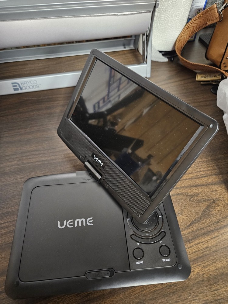 Ueme 9 Inch Portable Video Player