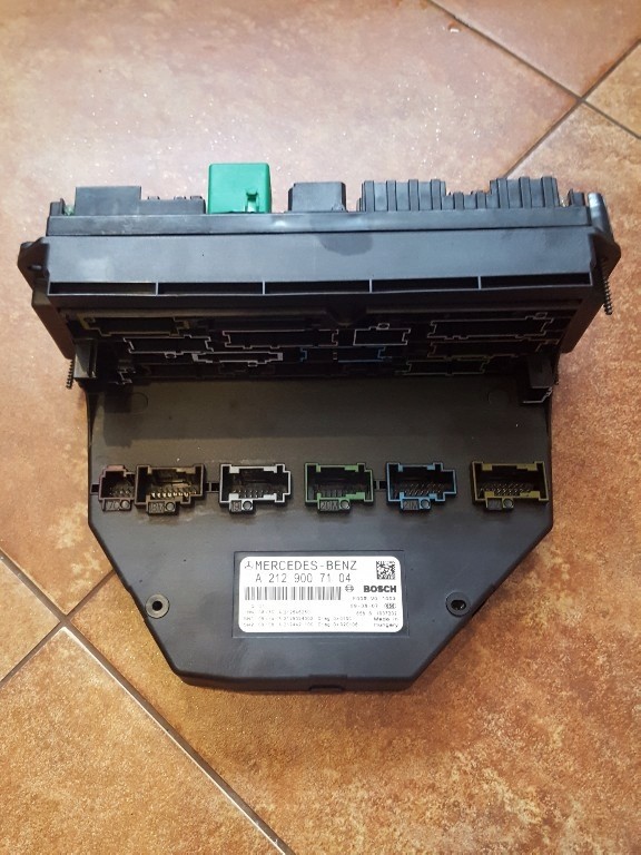 Fuse Box Central Electric Control Unit Mercedes E-Class W212 A2129007104