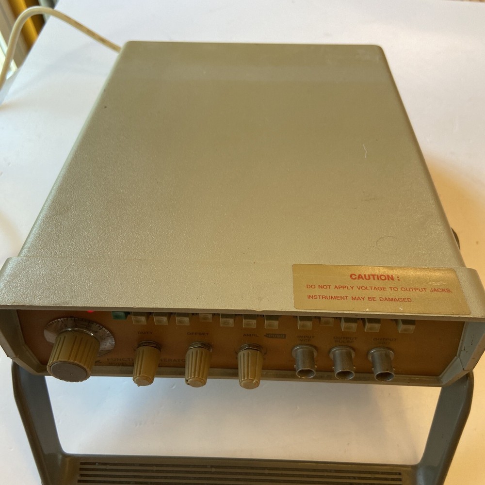 GW Instek FG-8015G Analog Function Generator Untested Powers Up #J