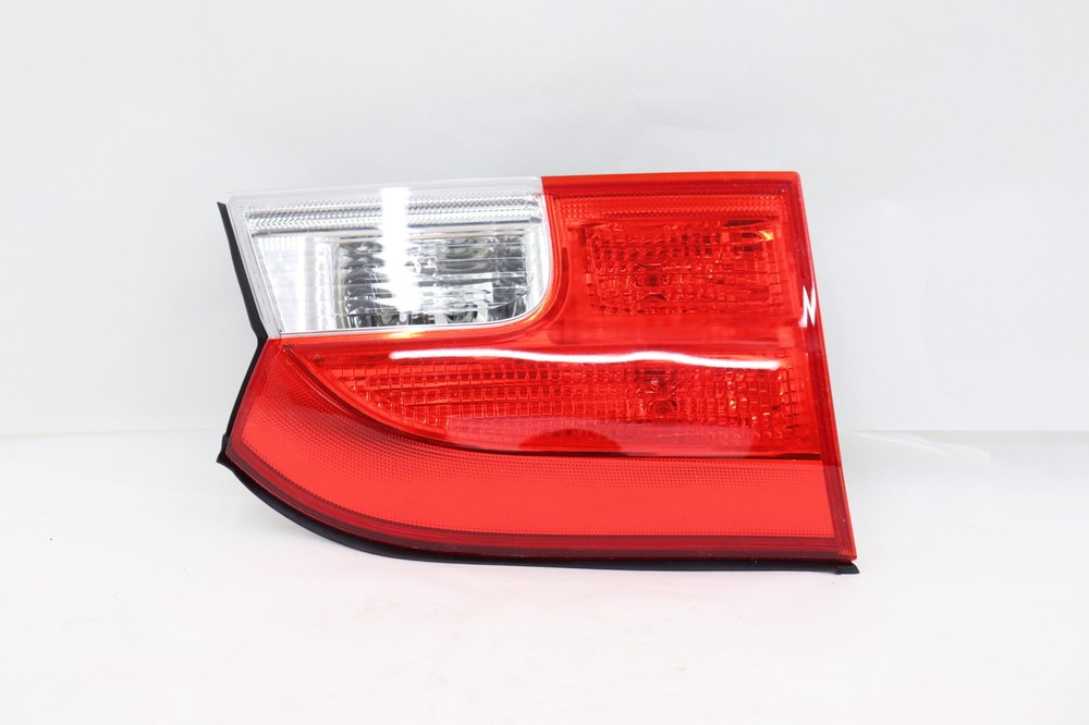 GM Driver Side Tail Lamp Applique 20845443