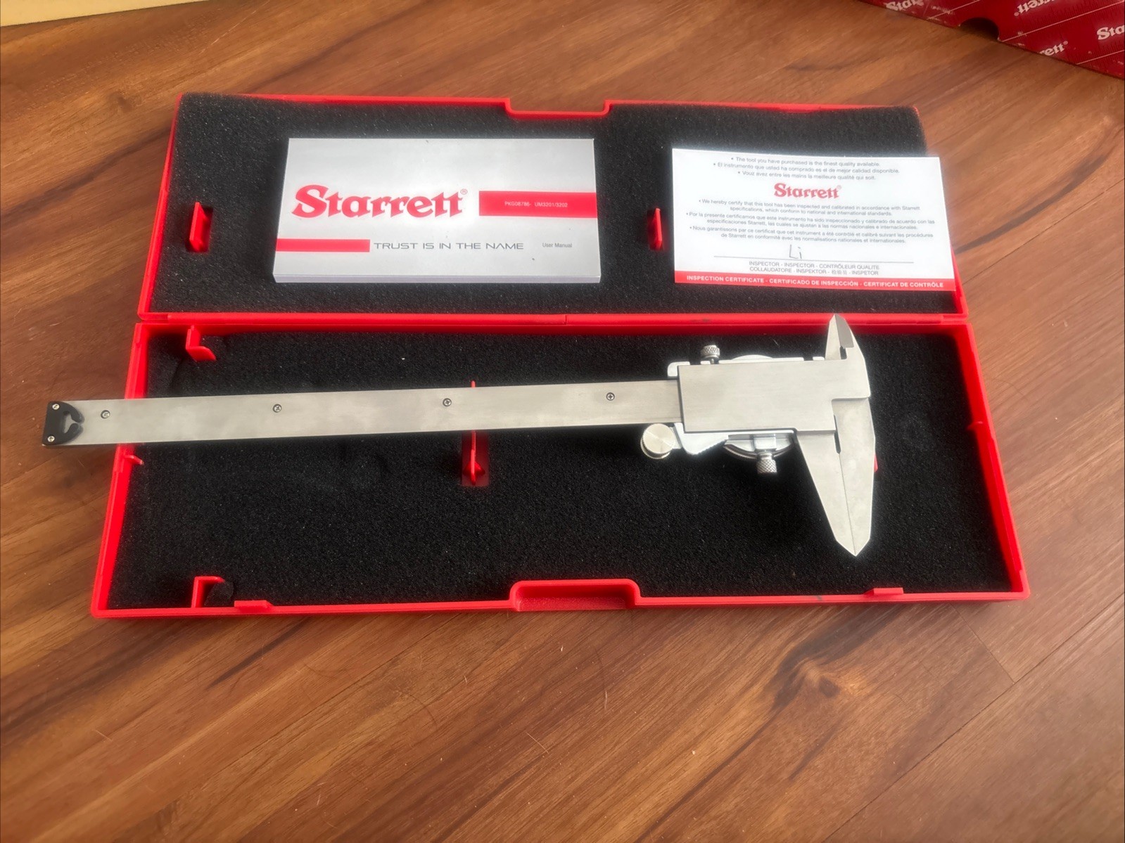 NEW Starret 0-8" Dial Calipers 3202-8
