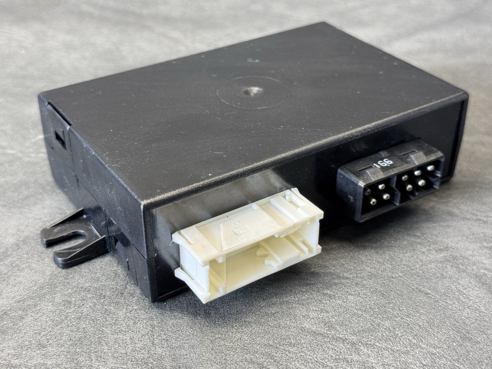 1996-1998 BMW Z3 Roadster Central Locking System Module OEM