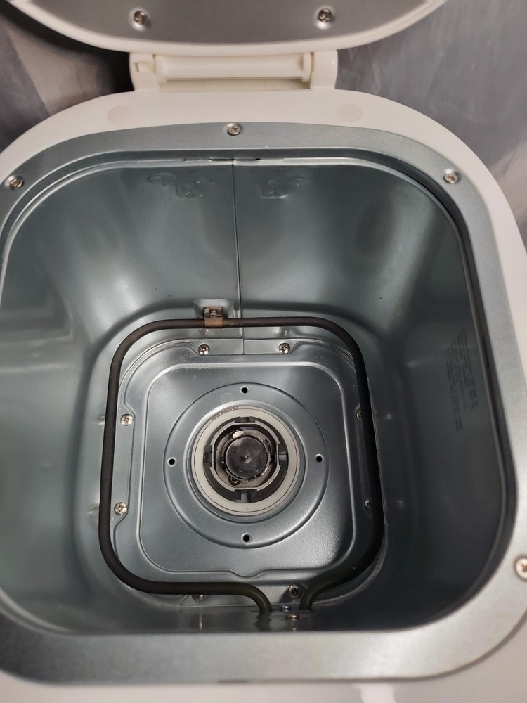 Costway 2 LB Electric Bread Maker Machine EP-22352 EUC