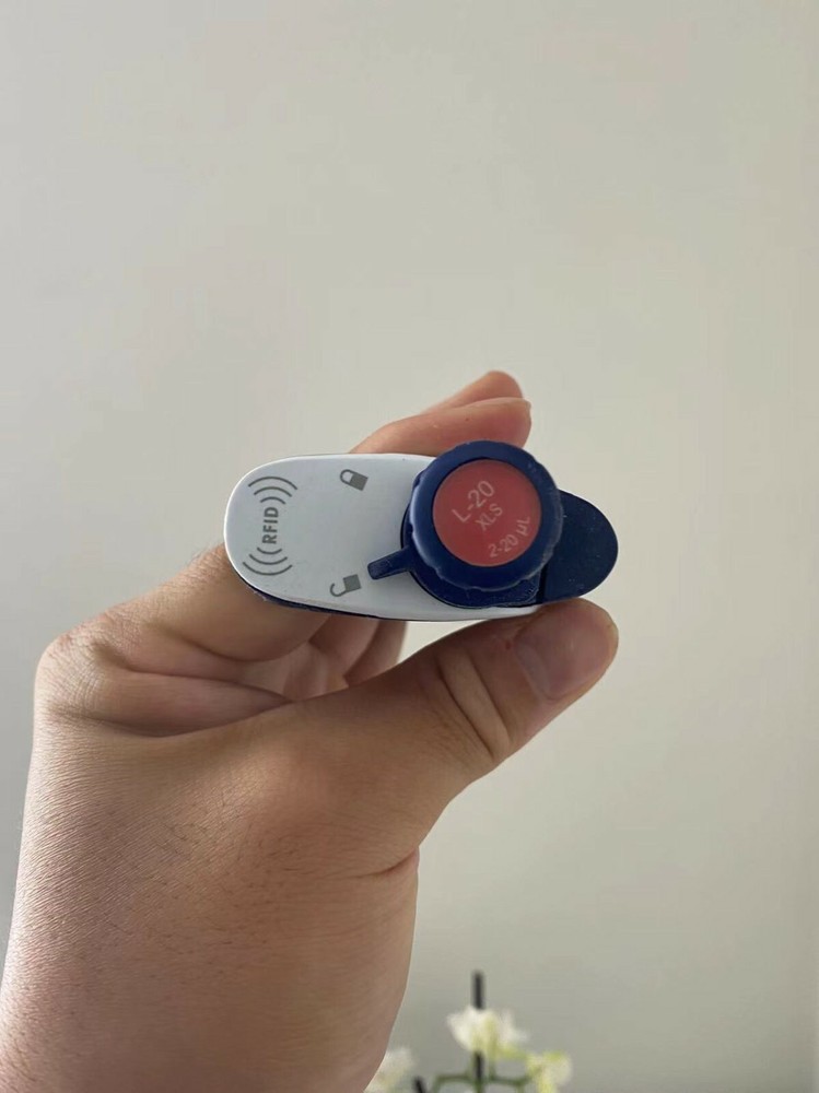 Rainin pipette 20 uL -- Single channel