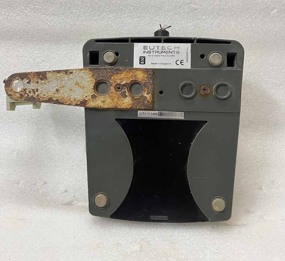 EUTECH INSTRUMENTS CON 700 PORTABLE HAND HELD CONDUCTIVITY METER