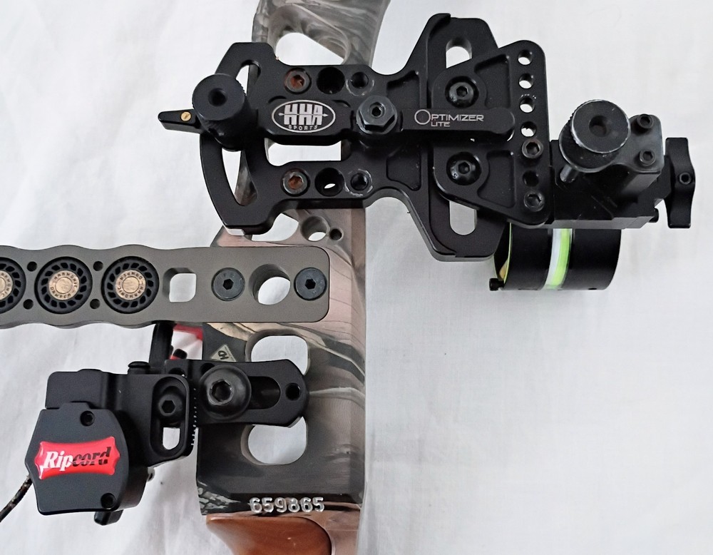 Mathews Switchback XT Compound Bow 27" RH Case Sight Rest Stabilizer Arrows Nice