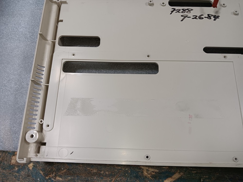 TANDY TRS-80 MODEL 2000 EXACT-INTACT-EMPTY BOTTOM CASE w/SPEAKER & SCREWS-SEE