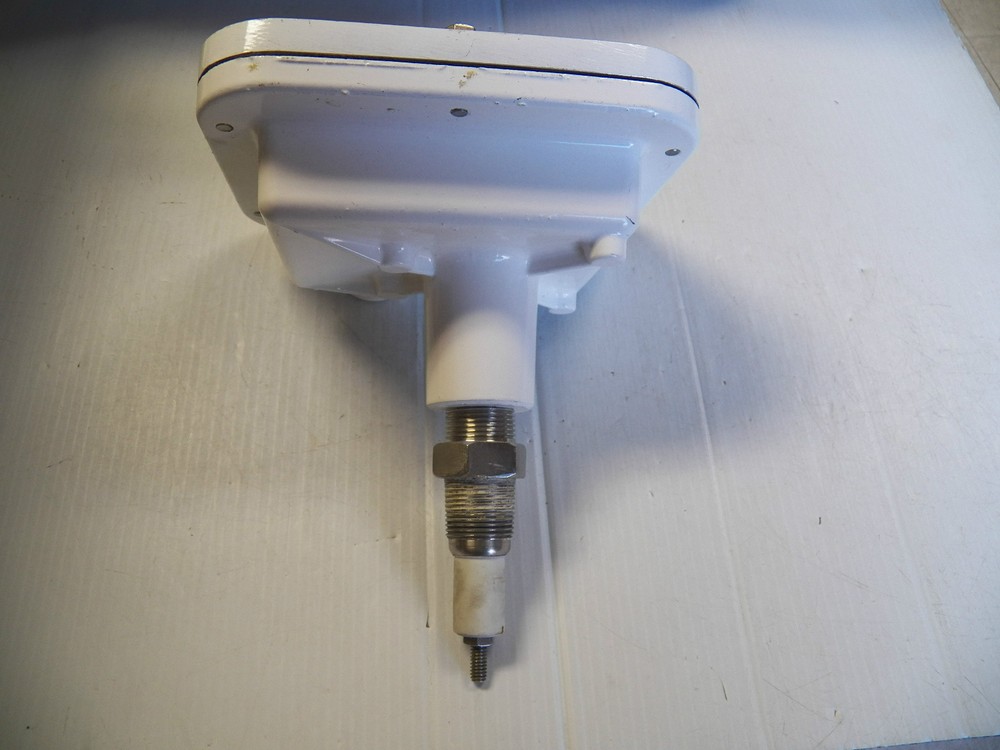 BINDICATOR RADAR TRACKER LCR3IG3AA100A 24VDC 3/4" NPT