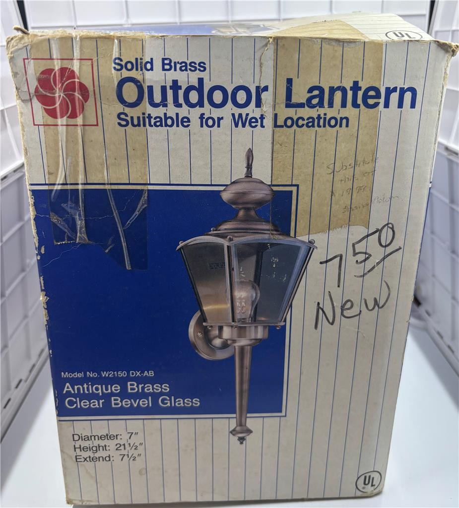 VINTAGE 21.5" BRASS BEVEL GLASS CARRIAGE LANTERN WALL MOUNT EXTERIOR PORCH LIGHT