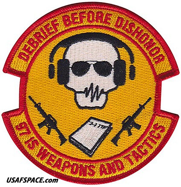 USAF 97th INTELLIGENCE SQ -WEAPONS & TACTICS- Offutt AFB, NE- ORIGINAL VEL PATCH