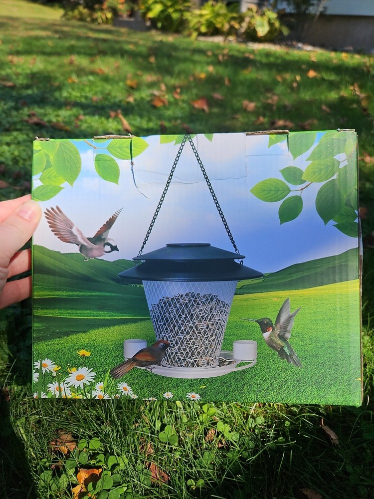 Solar Metal Birdfeeder