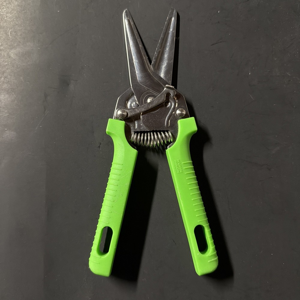 Kuhn Rikon Multi-Use Shears GREEN