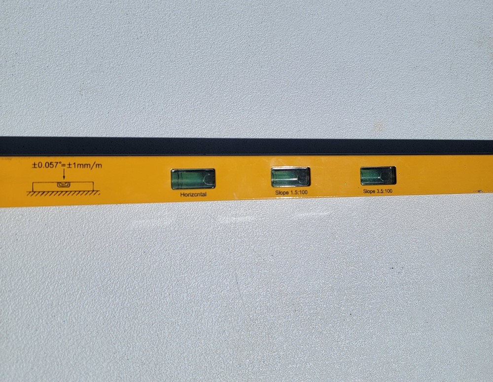 30" CEN-TECH Angle Ruler Protractor Spirit Level Scaffolding Builder Level-