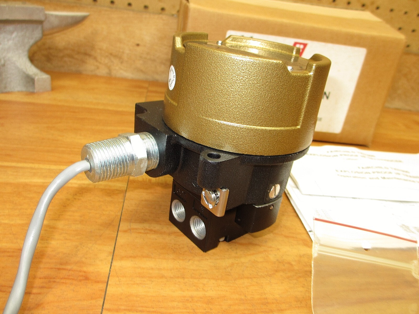 Fairchild TFXI7800-403EN *NEW* Explosion Proof I/P Transducer 6-30 PSIG