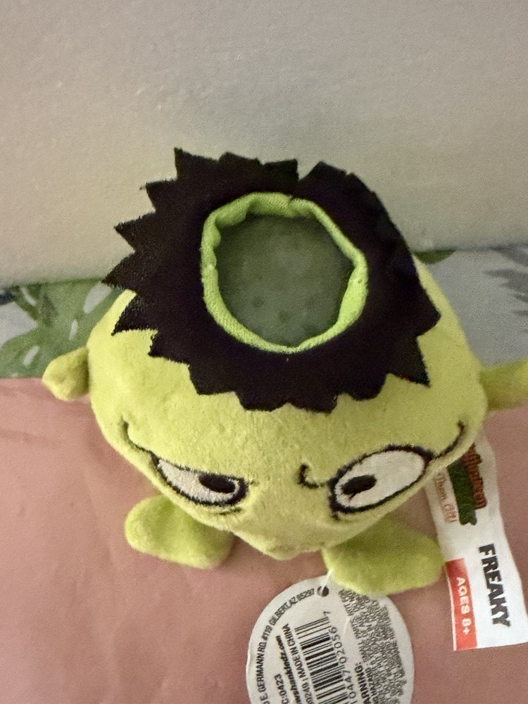 HALLOWEEN SPOOKY PLUSH SQUEEZERS