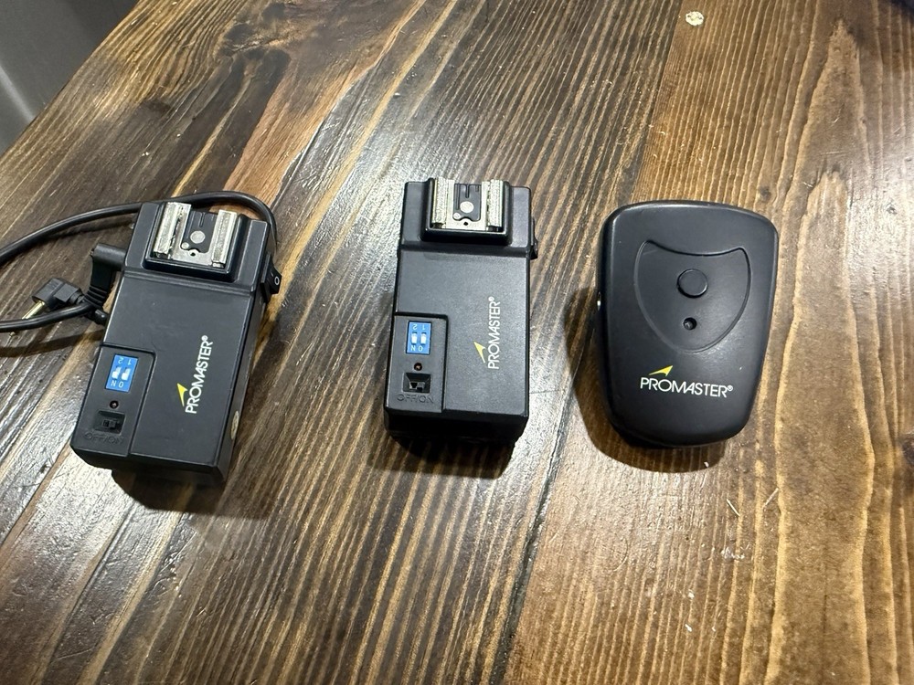 Open Box STOCK PROMASTER REMOTE FLASH TRIGGER SYSTEM Missing One Cord