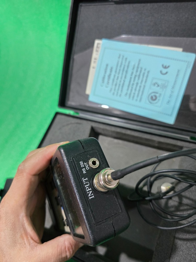 Lutron VB-8200 Vibration Meter with Sensor & Case – Used